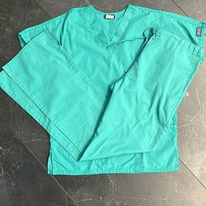 Surgical green Cherokee scrubs XS and XS tall